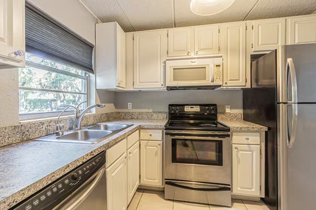 Tampa 2 Bedroom Townhome