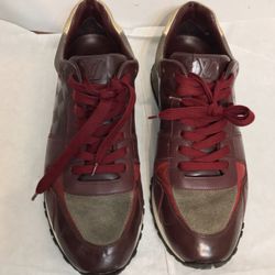 Louis Vuitton GO 0144-9 Run Away Leathers Sneakers. Size 9.