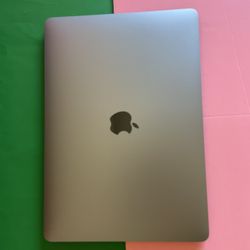 Apple MacBook Air 13 (2020 Model/ M1 chip) 8GB Memory 128GB storage works perfect (85% + battery) 