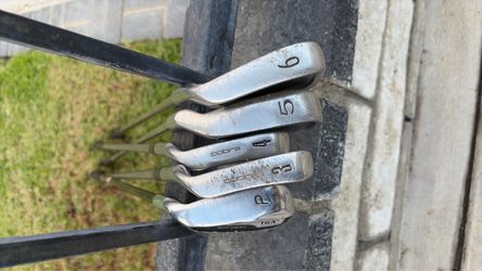 Left handed golf irons