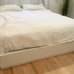 Platform Bed  (King)