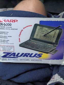 Sharp Zaurus ZR-5000 Personal Digital Assistant