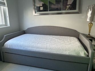 Trundle  bed