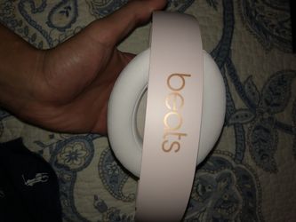 Studio wireless beats