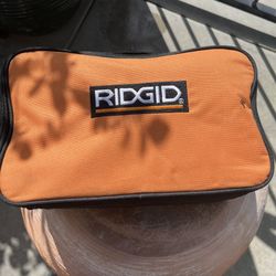 RIDGID R2601 5” Random Orbit Sander – Complete Kit (Almost New) DIY season is calling! This RIDGID sander is practically new and comes as a complete k