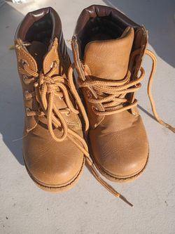 Kids Boots Size 8 Ruggedbear Brand In Pretty Good Condition