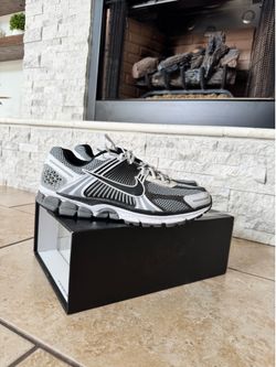 Nike Zoom Vomero 5 SE SP