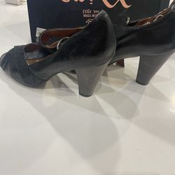 Aldo Women’s Black Pump Heels With Strap Size 37 Or 6.5