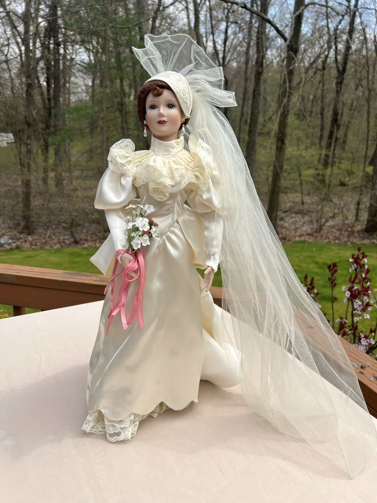 Ashton Drake “Betty’s 1930s Wedding Dress” Porcelain Bride Doll