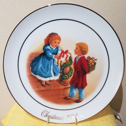 Vintage 1984 Avon Christmas Plate!