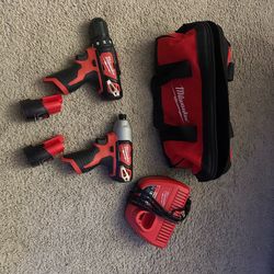 Milwaukee drill and impact set