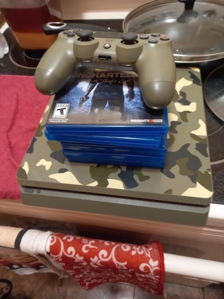 PS4 With Headphones,controller,games