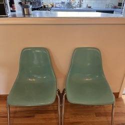 2 Vintage Unit Plastics Inc Fiberglass Schoolhouse Chairs