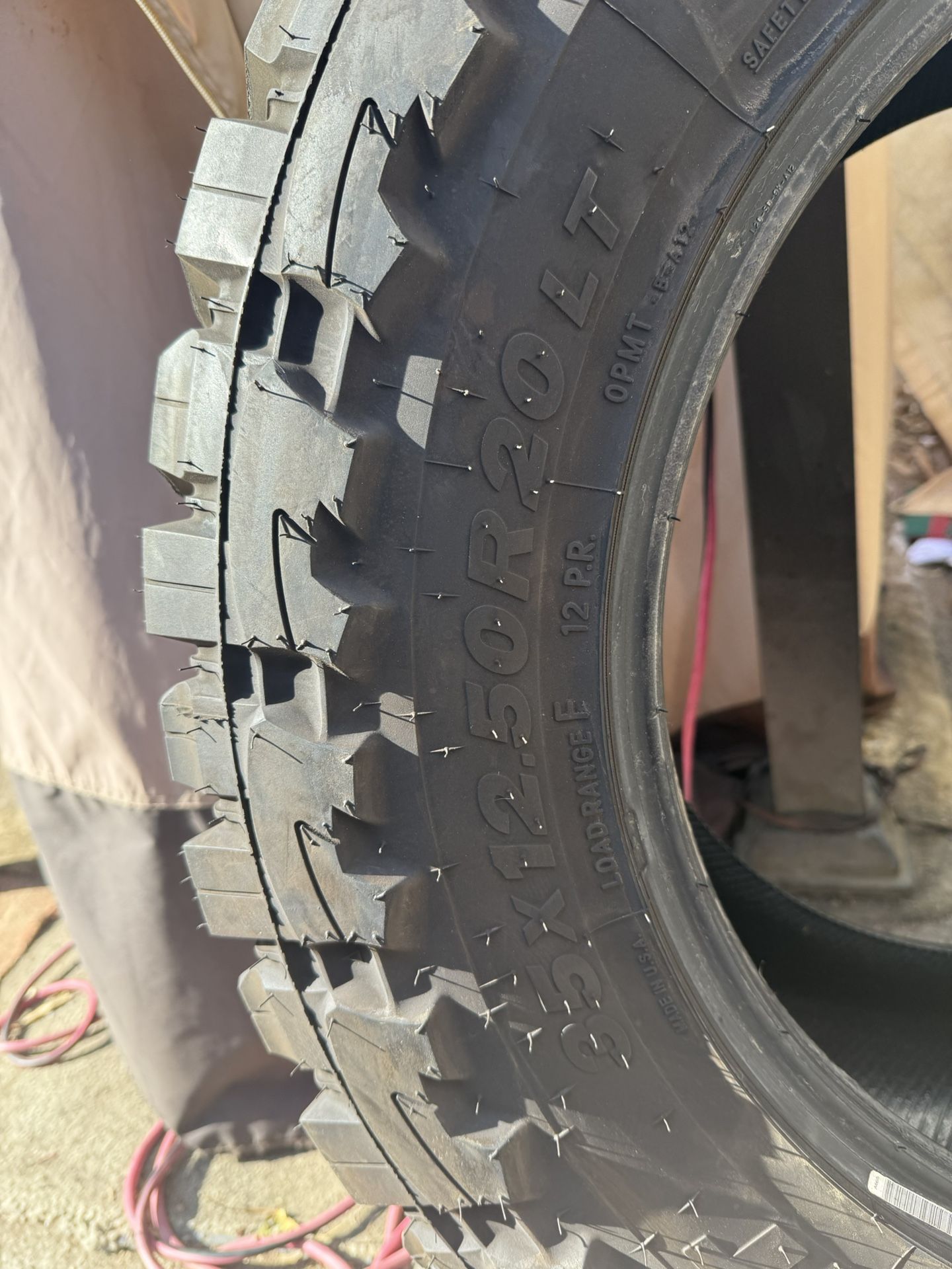 2 - 35/12.50/R20 Toyo Open Country MT