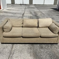 Beige/Wheat Couch - FREE DELIVERY 🚛