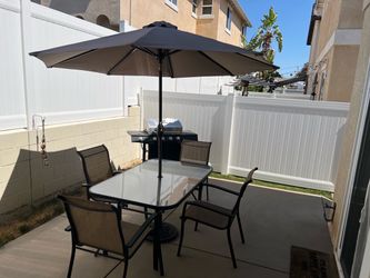 Outdoor Patio Table/ Dining Table w/Umbrella & Base & 4 Chairs