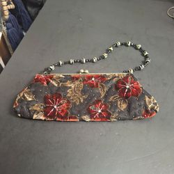 90's Vintage Black Velvet Embroidered Floral, Kiss Lock Evening Clutch Purse - Excellent Condition