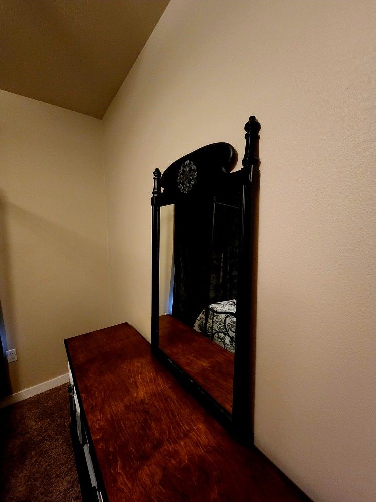 Dresser With Mirror And Side Table