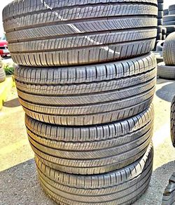 235/45/18 Michelin vendo un set de llantas usadas excelente condiciones de vida las 4 ✅🤩I am selling a set of used tires, all 4 in excellent living c