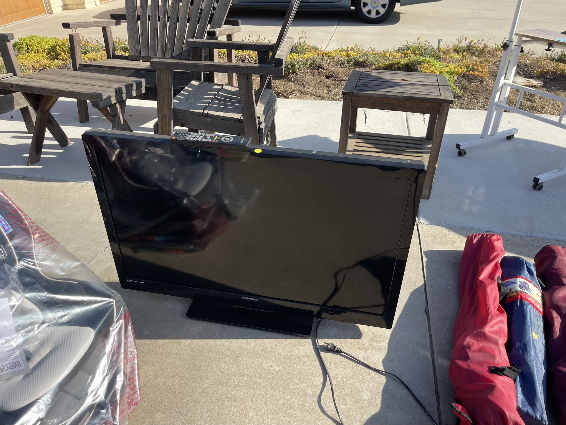 Yard Sale! Good Stuff For Cheap