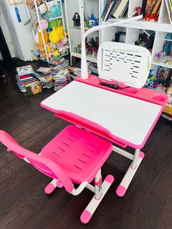Leaning table and chair with lamp