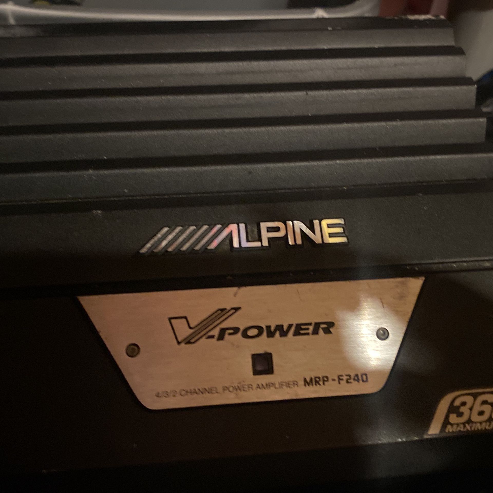 Alpine V-power Amp