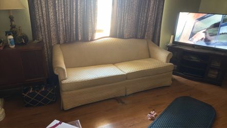 Mar-clay manor couch from 1988