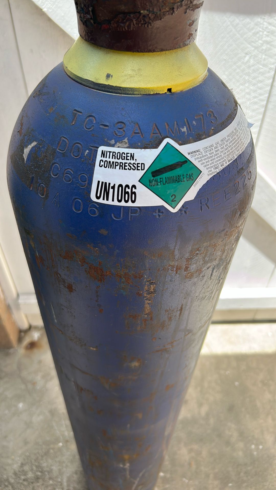 Nitrogen 220 Scf Tank DOT Certified Nd In Date