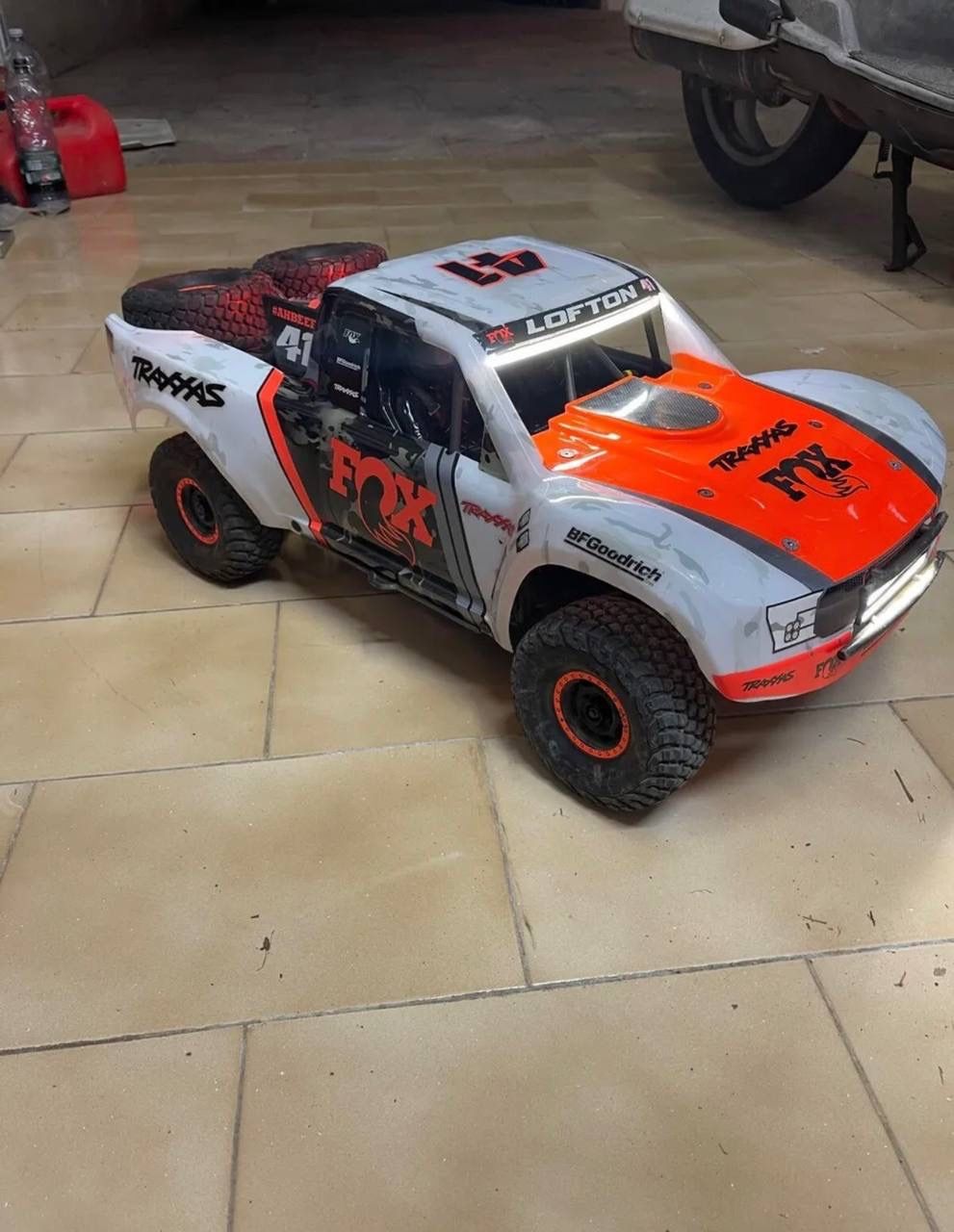TRAXXAS 85086-4 FOX 4WD UDR UNLIMITED DESERT RACER VXL 6S Electric ModelÂ