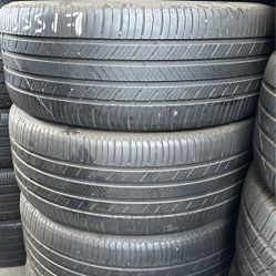 Set Of Tires (4) 235-55-17 Michelin