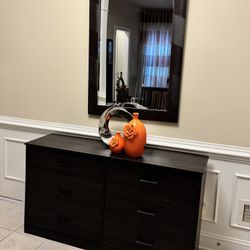 Dresser & Mirror