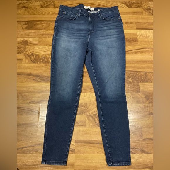 Levi Strauss Shaping High Rise Super Skinny