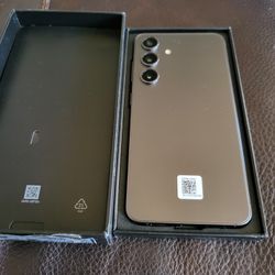 Samsung S24 5G UNLOCKED 256GB