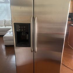 GE Refrigerator For Parts