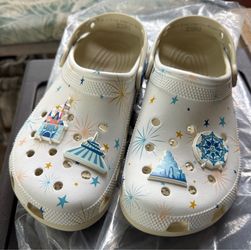 Disneyland Crocs Clogs Mens 7/women’s 9