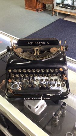 Remington Noiseless  Model. 5 Vintage Antique Display Only Manual Portable Typewriter Gloss Black  💵  CASH ONLY 💵 for display only