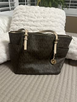 MICHAEL KORS XL PURSE- $85
