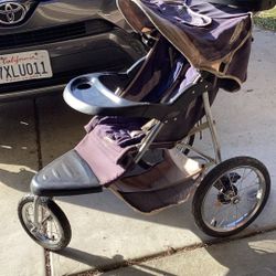 Jogging Stroller Very Good Condition. Good Condition Easy To Fold And Curry.