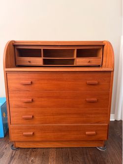 Roll top desk