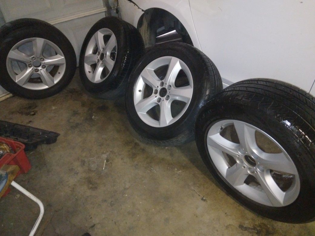 For Sale.  Stocks/run flat 255/55ZR18 109w