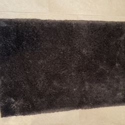 SIMPLY VERA by VERAWANG Set of 2 Bathroom Rugs  Non Slip Dark Grey Fluffy Bath Mat for Bathroom Floor Machine Washable Plush Luxury Bath Rug for Tub S