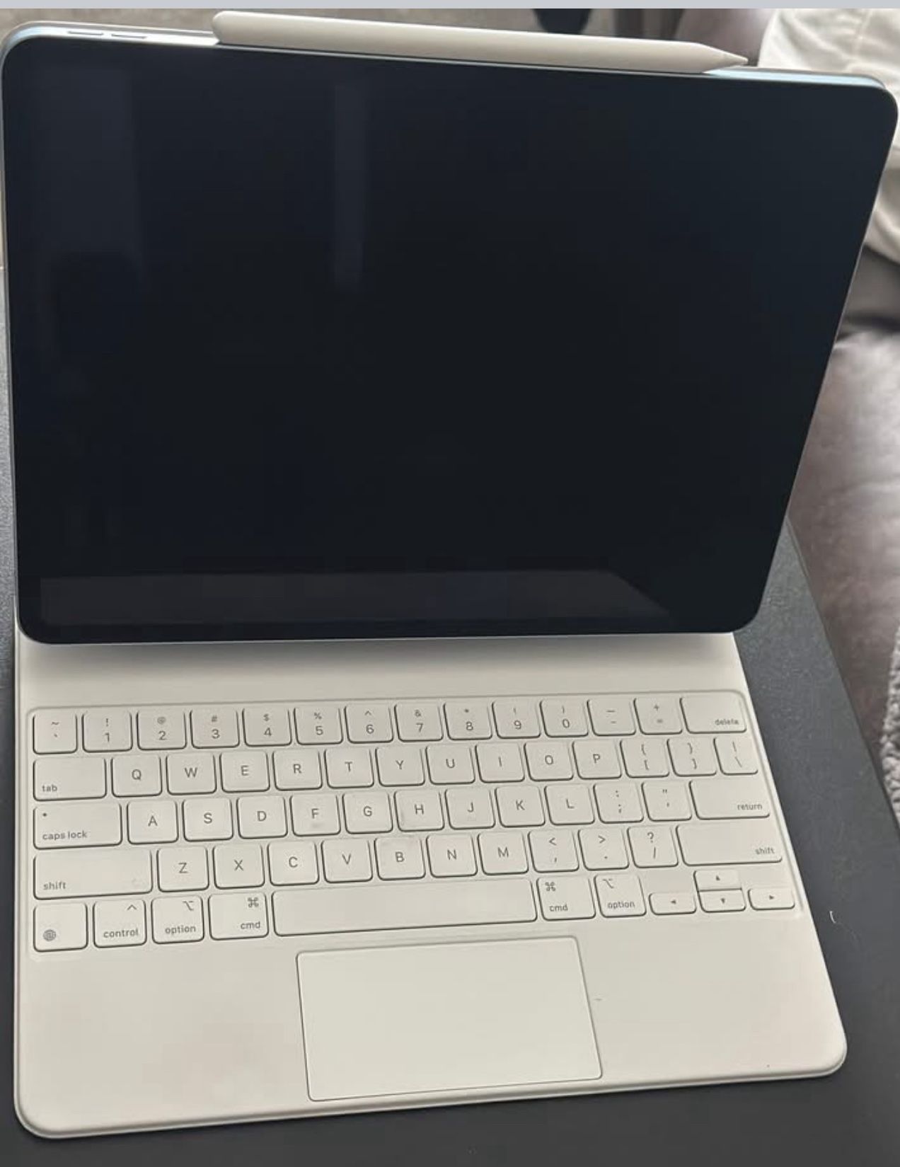 Ipad Air 13” Smart key board and pencil