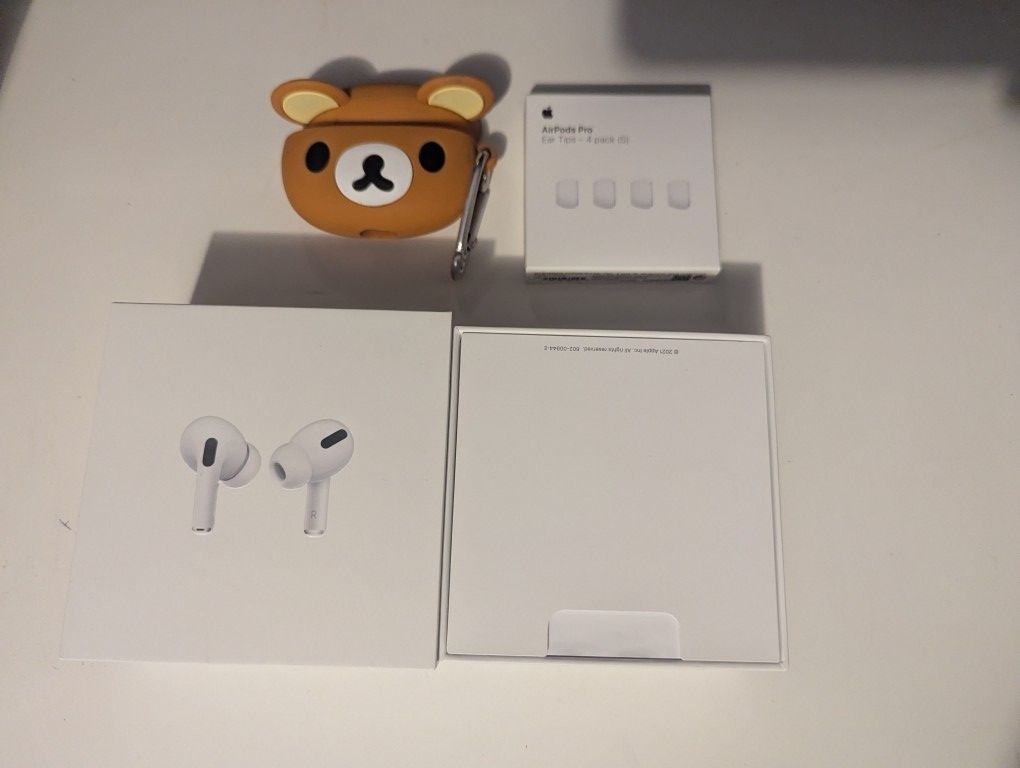 Airpods Pro With Accessories