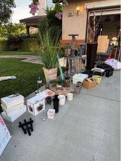 EVERYTHING MUST GO IN THE NEXT HOUR!
