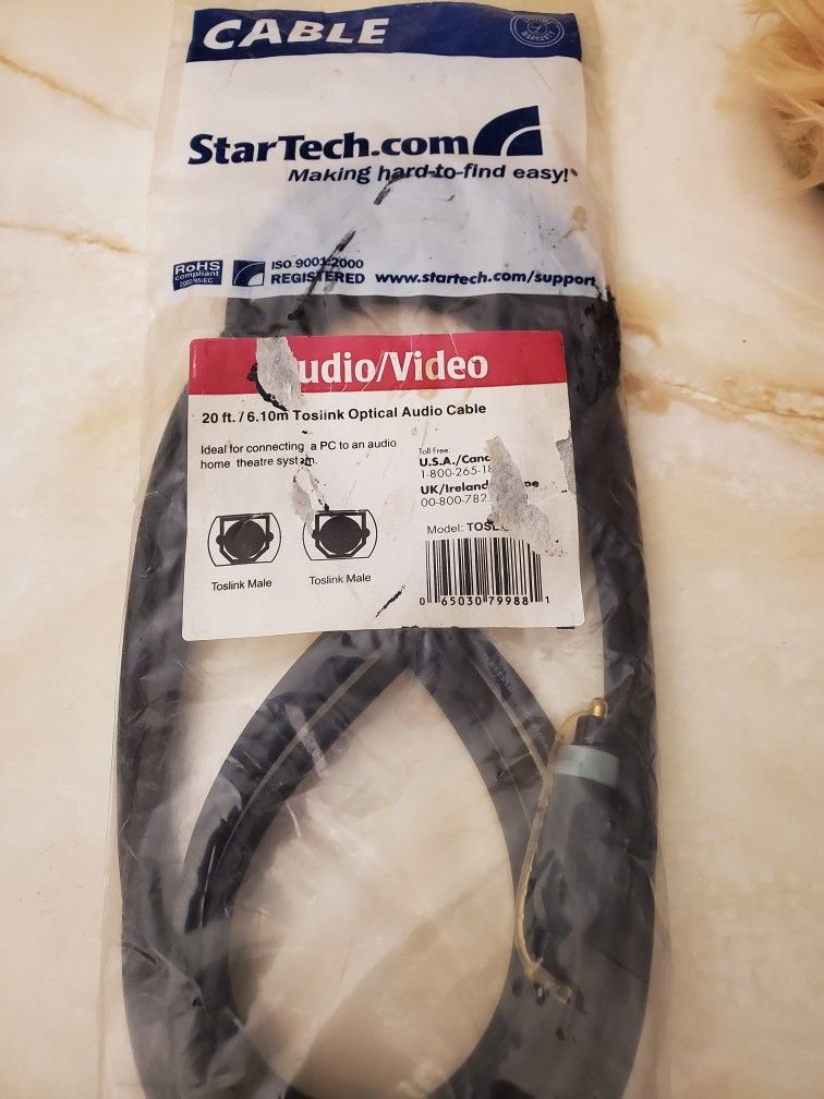 StarteTech 20ft 6.10m Toslink Cable