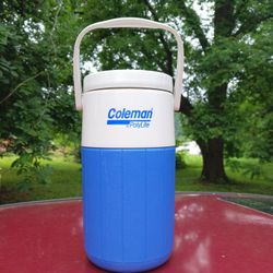 Vintage Coleman Water Jug Polylite 1/2 Gallon Cooler Jug #5590 Blue & White
