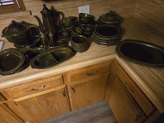 Pfaltzgraff Vintage Avocado Green Dinnerware Set For 8