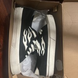 STRAYE SHOES