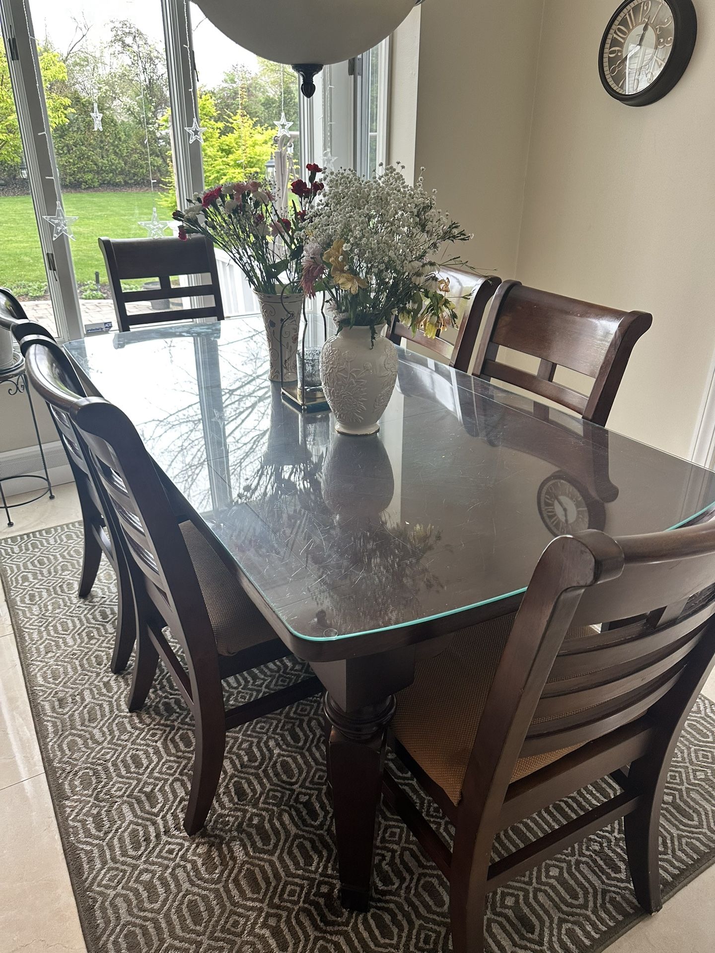 Dinning Table Set. Immediate Sale-Must Go !!