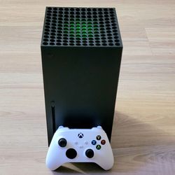 Xbox Series X w/ Controller